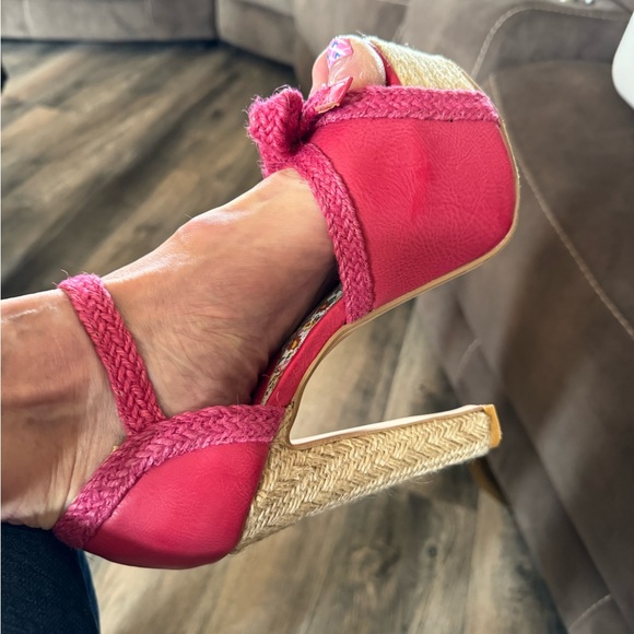 Cute pink sandals - Picture 3 of 5